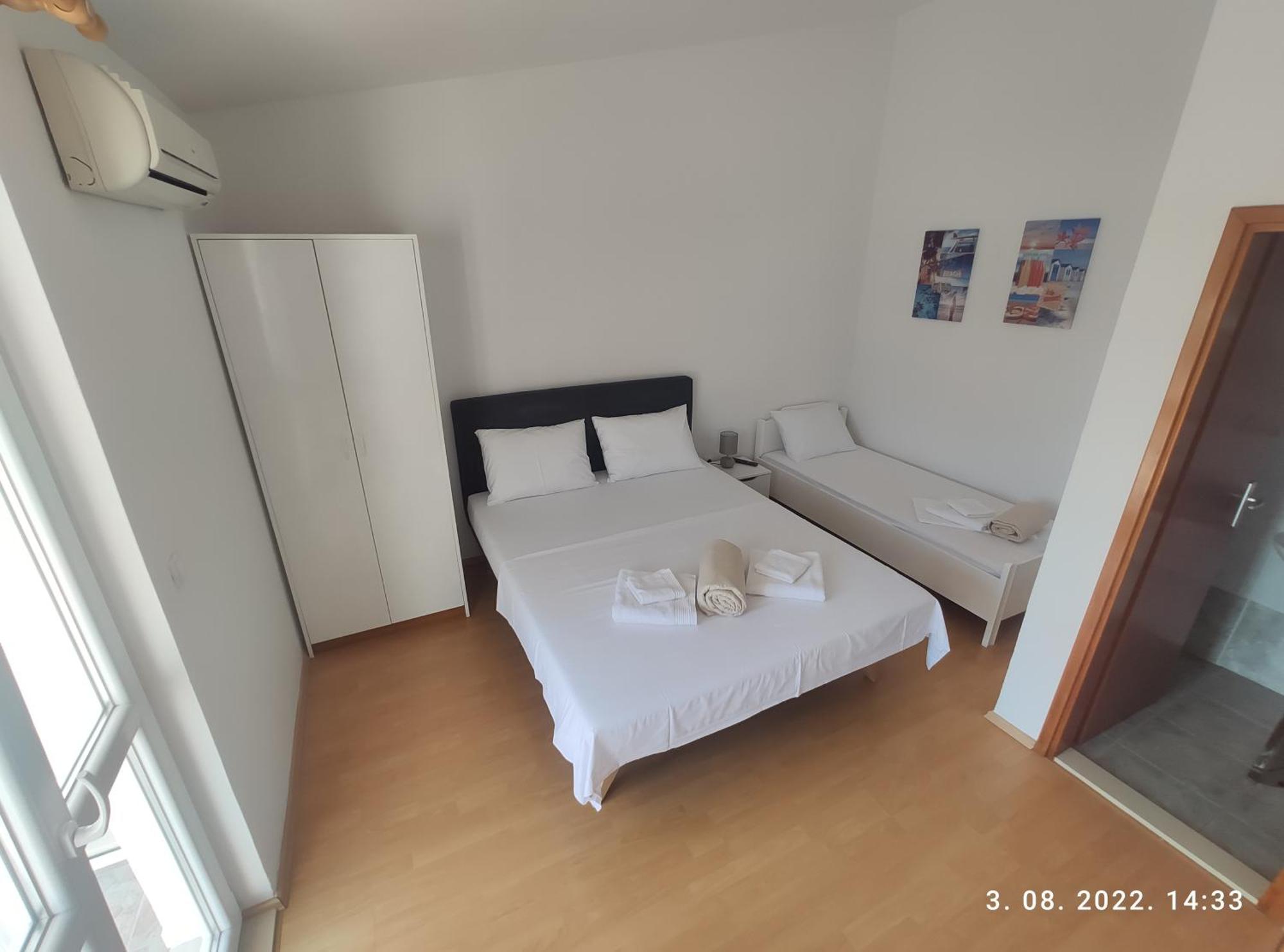 Aqua Apartments أوميس الغرفة الصورة