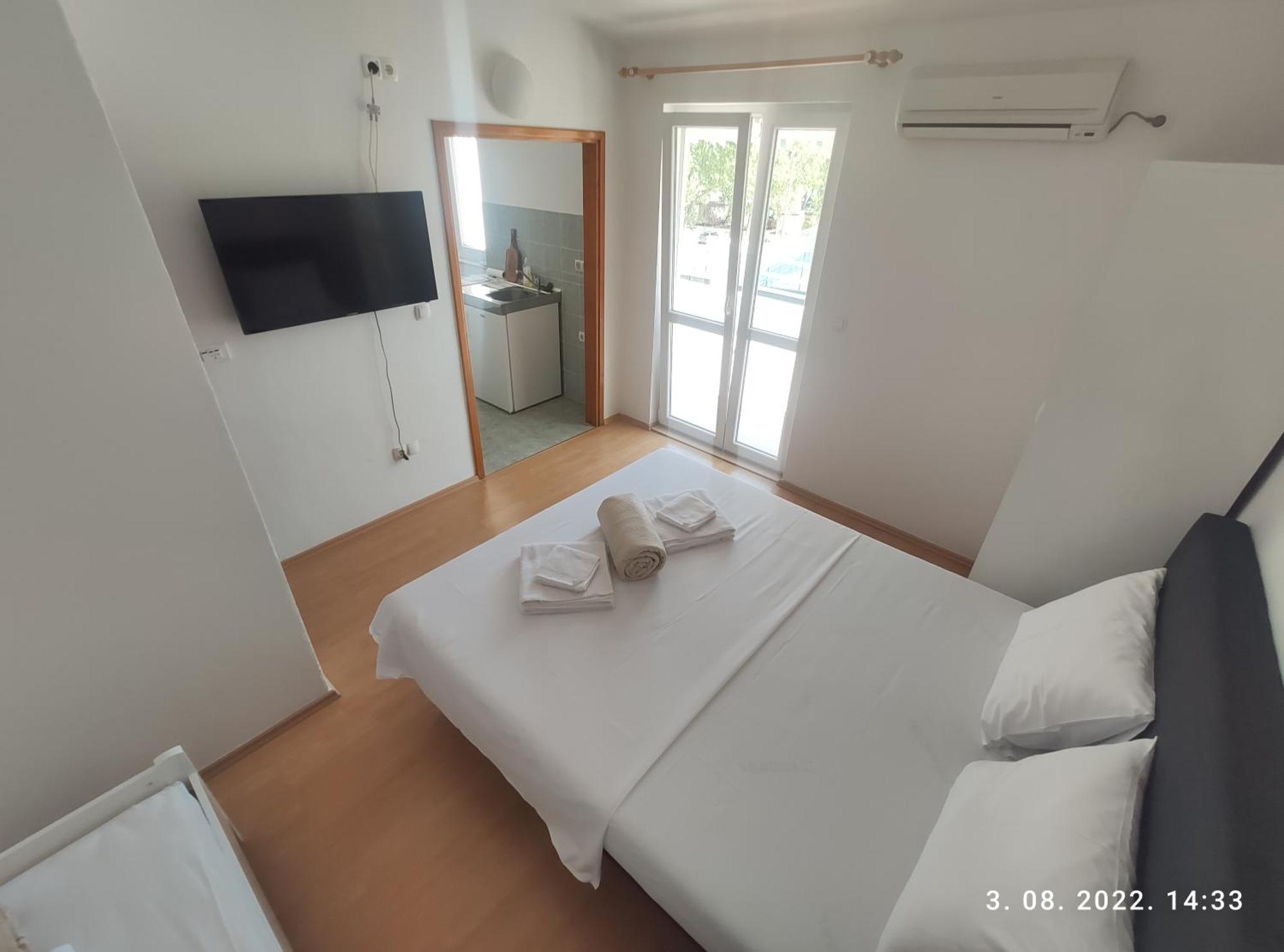 Aqua Apartments أوميس الغرفة الصورة