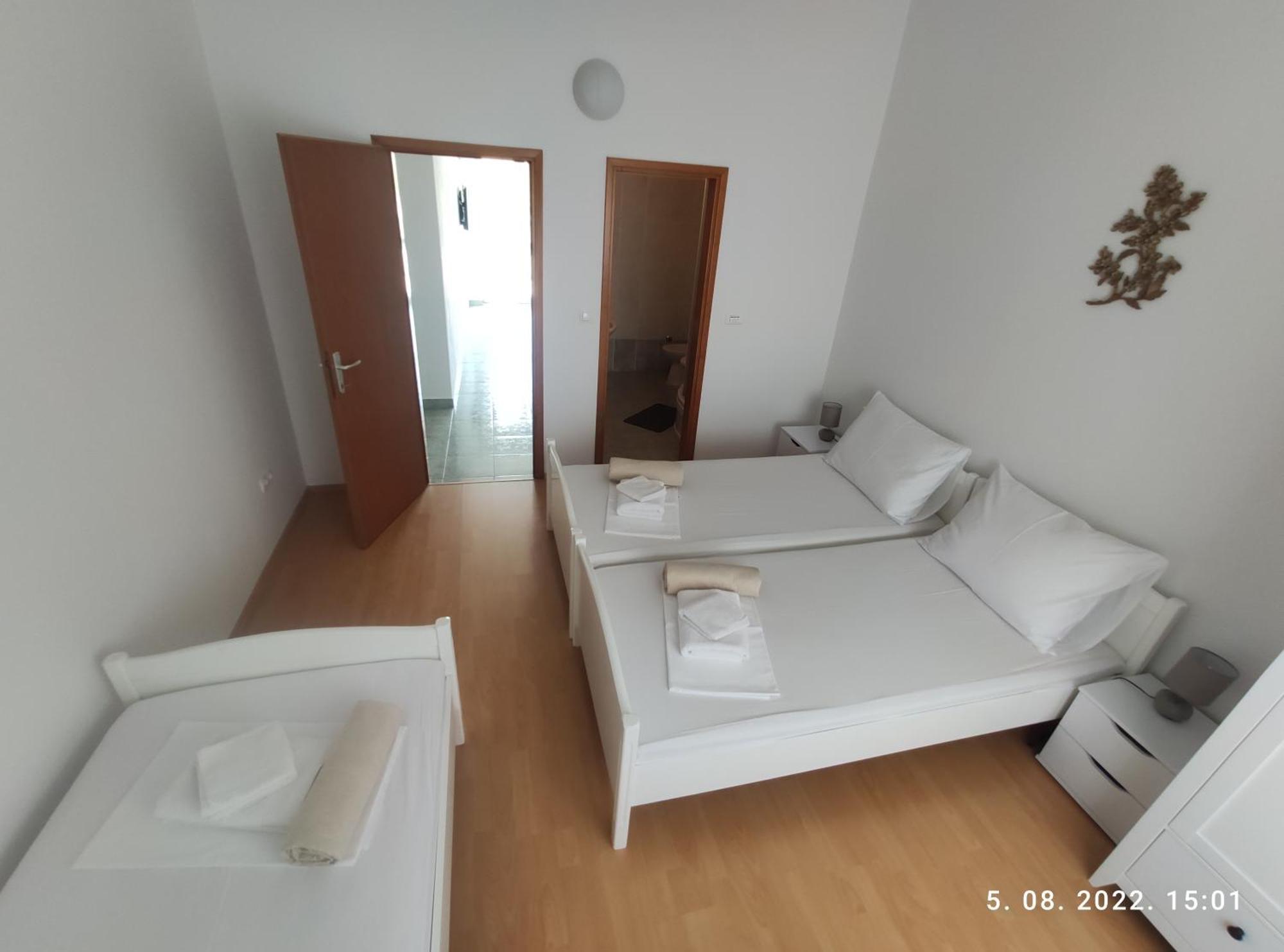 Aqua Apartments أوميس الغرفة الصورة